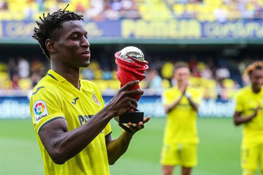 Chelsea segue avançado senegalês do Villarreal