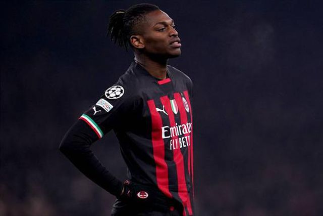 Rafael Leão pede desculpa por ter guardado camisola da Juventus nos calções