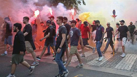 Três feridos e sete detidos após confrontos em Budapeste (vídeo)