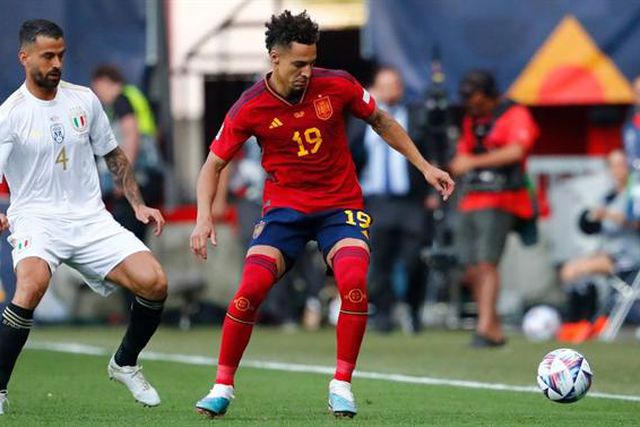 Oficial: Joselu está de regresso