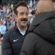 Pep Guardiola ator? Sim, mas a fazer o seu papel, de treinador do City. Veja a aparição na série Ted Lasso
