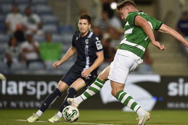 Gyokeres para animar o 'Cinco Violinos'