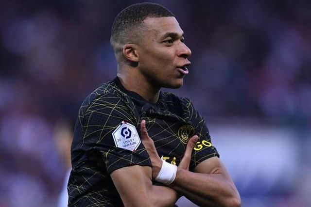 PSG vence em Auxerre: a um ponto de renovar o título (veja os golos)