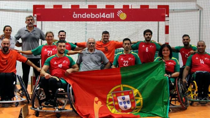 Presidente da República condecora Federação Portuguesa de Andebol