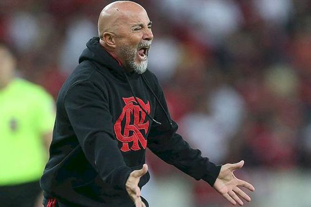 Sampaoli reage à agressão a Pedro: «Não tenho dormido»