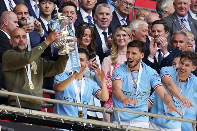 Man. City bate Man. United: 'dobradinha' para Rúben e Bernardo! (veja os golos)