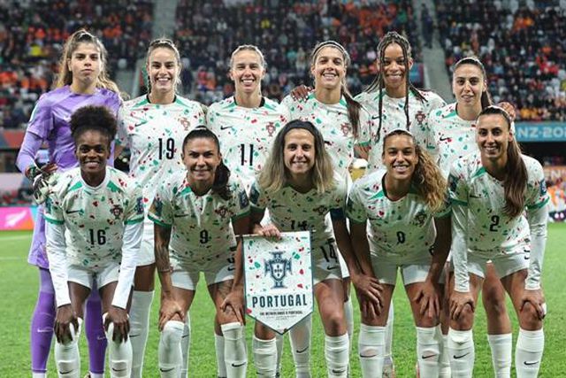 Muita emoção! 'Portuguesa' ouviu-se pela primeira vez numa fase final (vídeo)