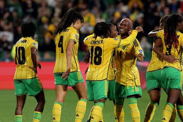 Jamaica vence e pressiona Brasil