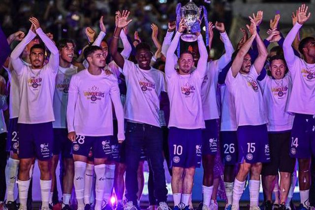 Toulouse anuncia saída e homenagem a quatro jogadores