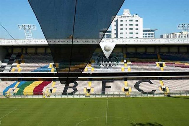 Relvado do Bessa continua interditado