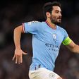 Gundogan deixa Barcelona de mãos a abanar e vai renovar
