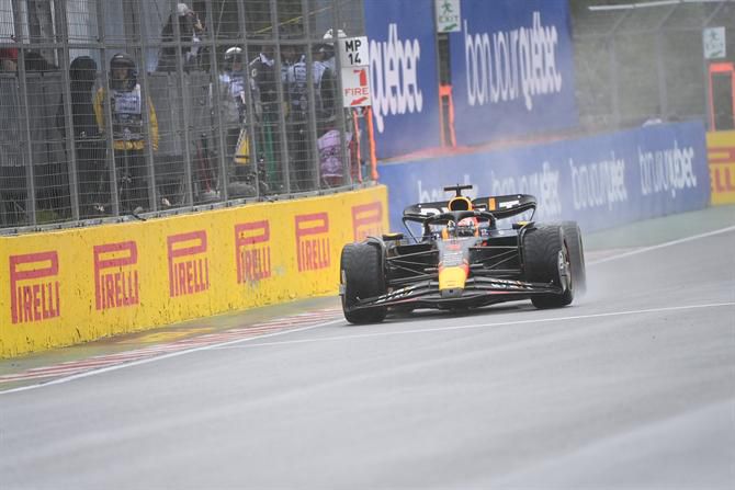 Verstappen na 'pole position': «Sou dos Países Baixos, estou habituado à chuva»