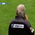 Jorge Jesus ao telemóvel em pleno jogo