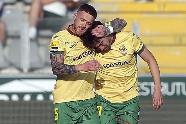 Despromovido Paços dá prova de vida e vence Rio Ave (veja o resumo)