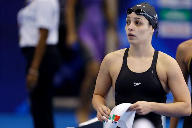 Camila 15.ª nas meias-finais dos 200 costas (vídeo)