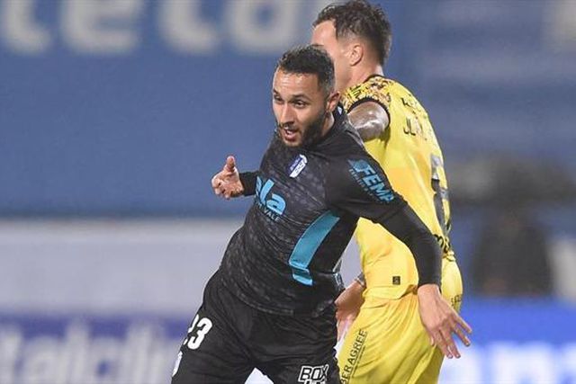 Oficial: Rashid fica mais um ano