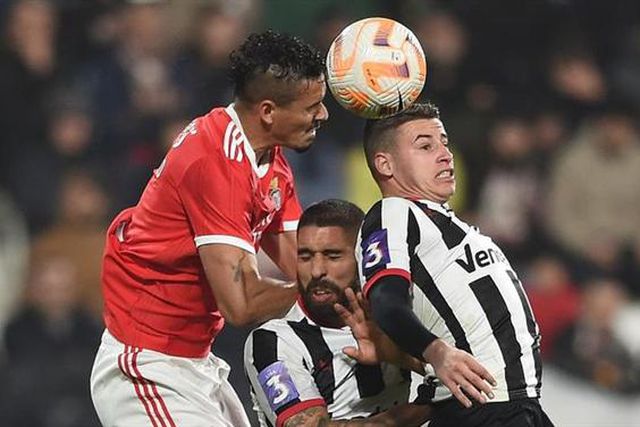 Garantem no Brasil: Corinthians desiste de Lucas Veríssimo