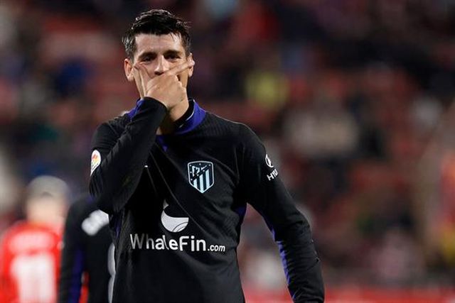 Álvaro Morata renova até 2026