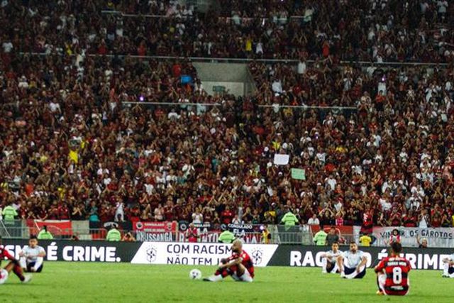 Pepa empata no Maracanã em jogo marcado por protesto pelo 'caso Vinícius' (vídeos)