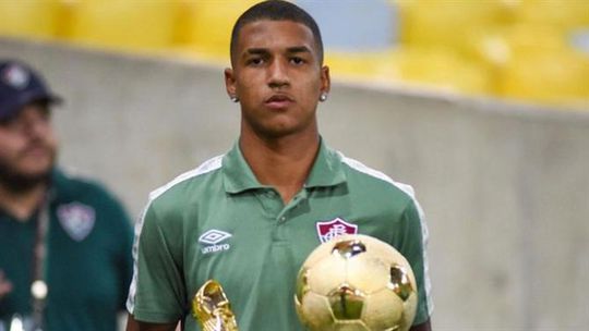 Dragões seguem avançado de 17 anos do Fluminense