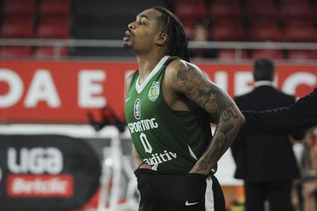 Jogador do Sporting agrediu polícia e foi detido!