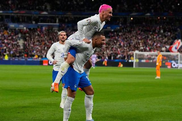 Griezmann fala finalmente da azia com Deschamps por causa de Mbappé