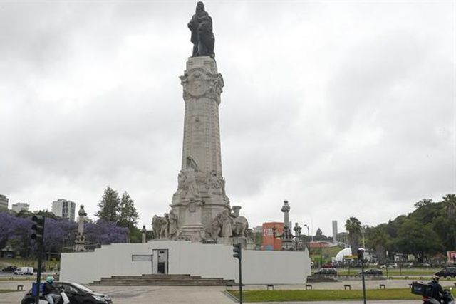 Assim está o Marquês de Pombal a 24 horas da possível festa (fotos)