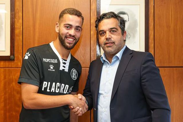 Oficial: Tiago Machado renova contrato até 2028