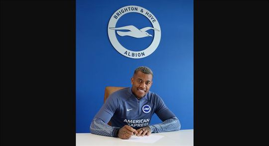 Oficial: Brighton anuncia novo central