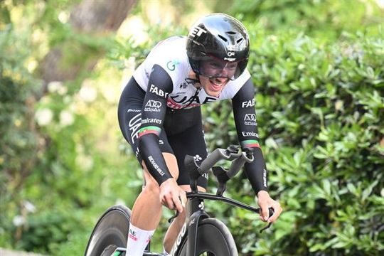 João Almeida feliz com o segundo lugar na Polónia