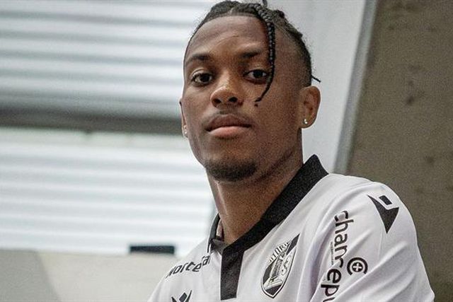 Oficial: Conquistadores apresentam um Ronaldo que (também) promete