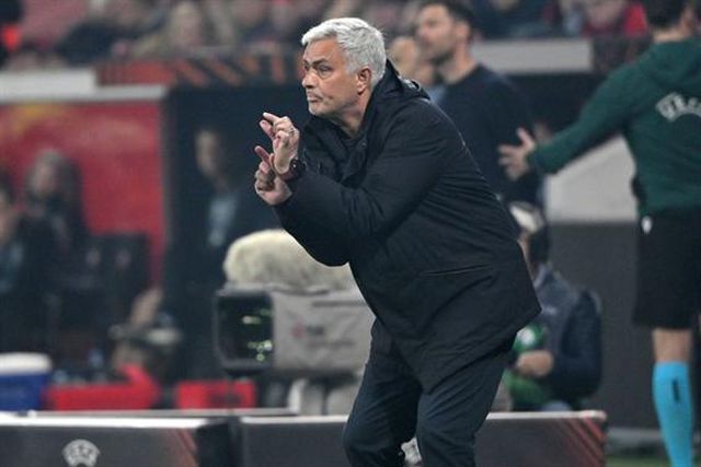 Mourinho chegou à final da Liga Europa e deixou 'recado' para Guardiola