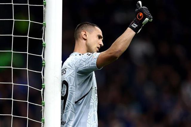 Sondagem: Roger Schmidt faz bem em manter Vlachodimos como titular da baliza do Benfica? Veja o resultado final