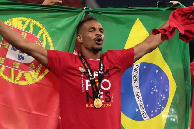 Ex-FC Porto pode regressar ao Brasil, 16 anos depois