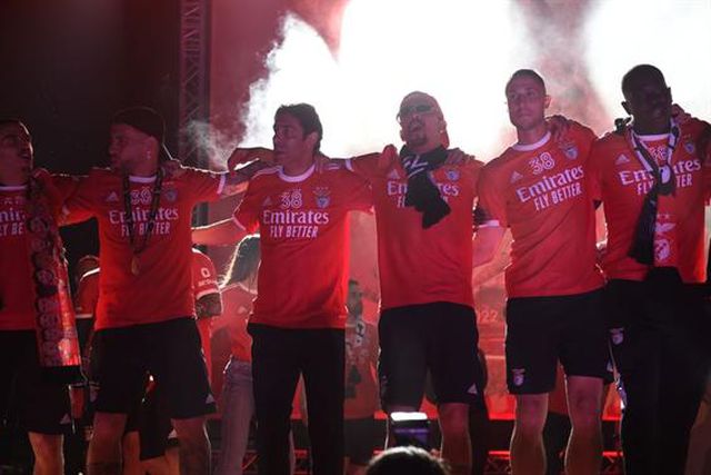 Equipa recebida na Câmara de Lisboa esta segunda-feira