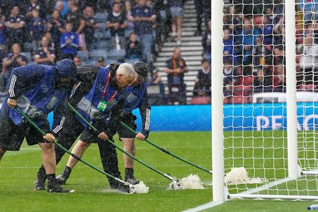 Chuva torrencial interrompe o Escócia – Geórgia (vídeo)