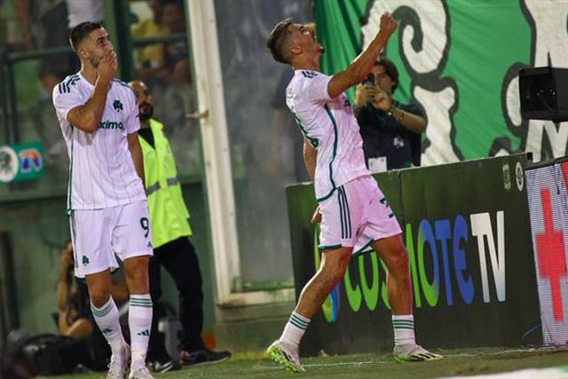 Ex-Sporting e ex-Benfica brilham no apuramento do Panathinaikos