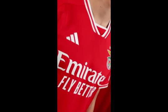 António Silva veste a camisola do Benfica para 2023/24