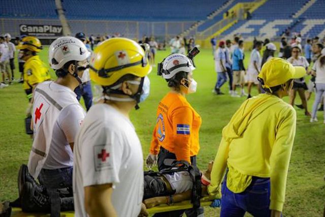 Campeonato cancelado após tragédia em estádio 