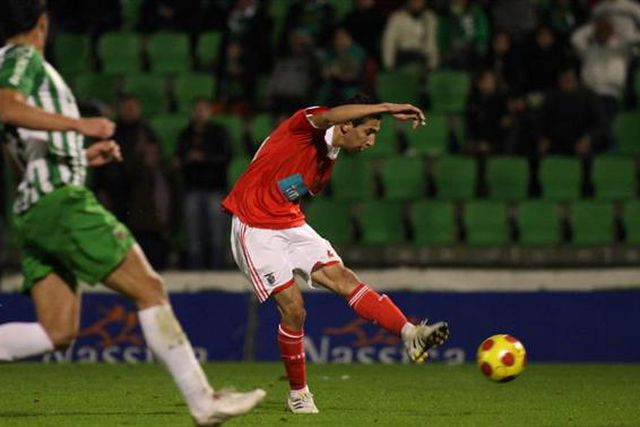 Recorde aqui os 15 golos de Di María pelos encarnados (vídeo)