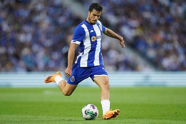 Rodrigo Pinheiro passa a integrar o plantel principal