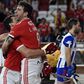 Com Rui Costa a assistir, Benfica goleia FC Porto e adianta-se nas meias-finais (foto)