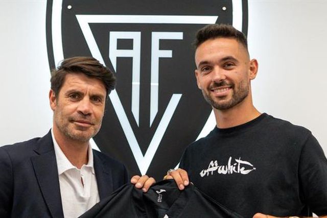 Oficial: Ex-Gil Vicente chega para a defesa