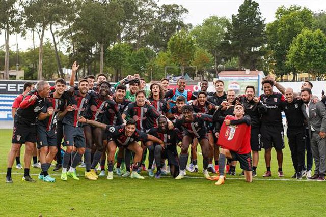SC Braga vence novamente campeão E. Amadora e está na final