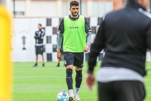 Tiago Ilori rescindiu