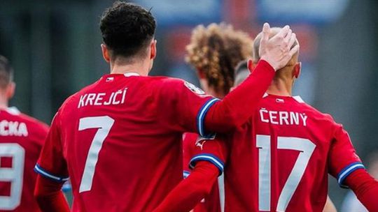 Grupo E: República Checa vence e lidera; Albânia também triunfa