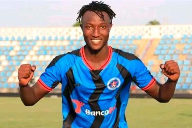 Cambila 'preso' por documentação; Jammeh aguarda visto