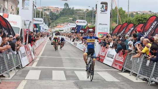 Pelotão internacional nas estradas do Abimota