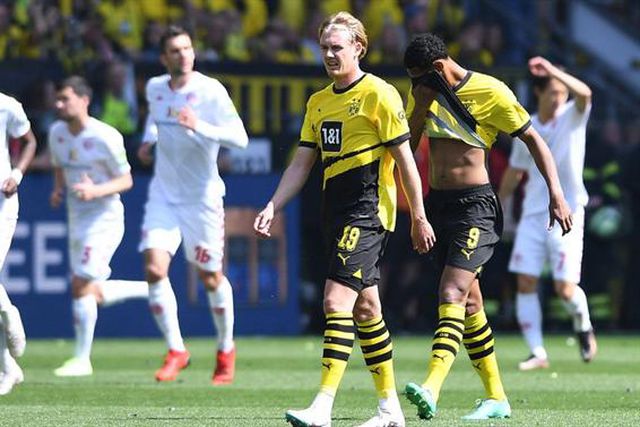 INACREDITÁVEL: Dortmund empata em casa e Bayern sagra-se hendecacampeão pela diferença de golos!