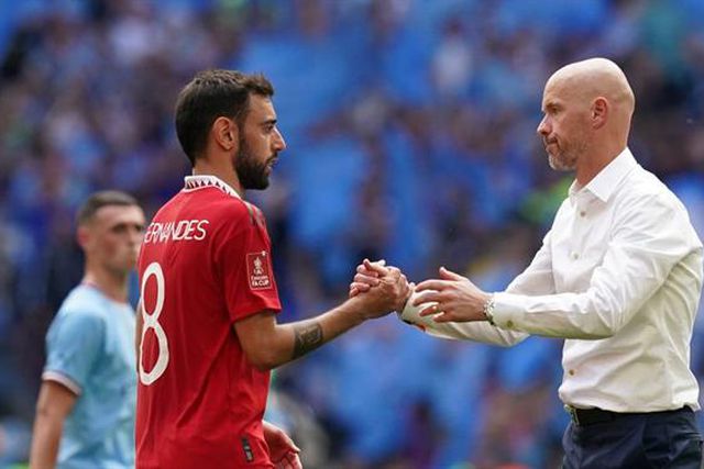 Ten Hag justifica escolha de Bruno Fernandes para capitão